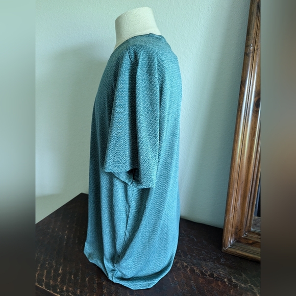 NWT Men's Reebok Heathered Green Athletic Tee - Picture 2 of 5